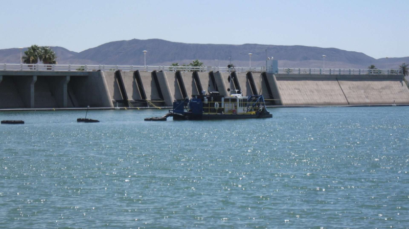 lake dredging equipment